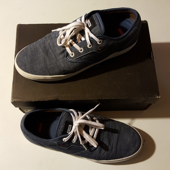 globe motley skate shoes